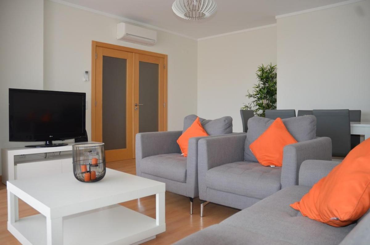 Algarve T2 Apartment With Pool And Balcony In 오양 외부 사진
