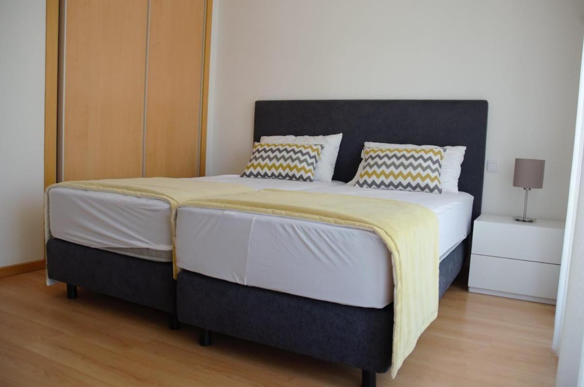 Algarve T2 Apartment With Pool And Balcony In 오양 외부 사진