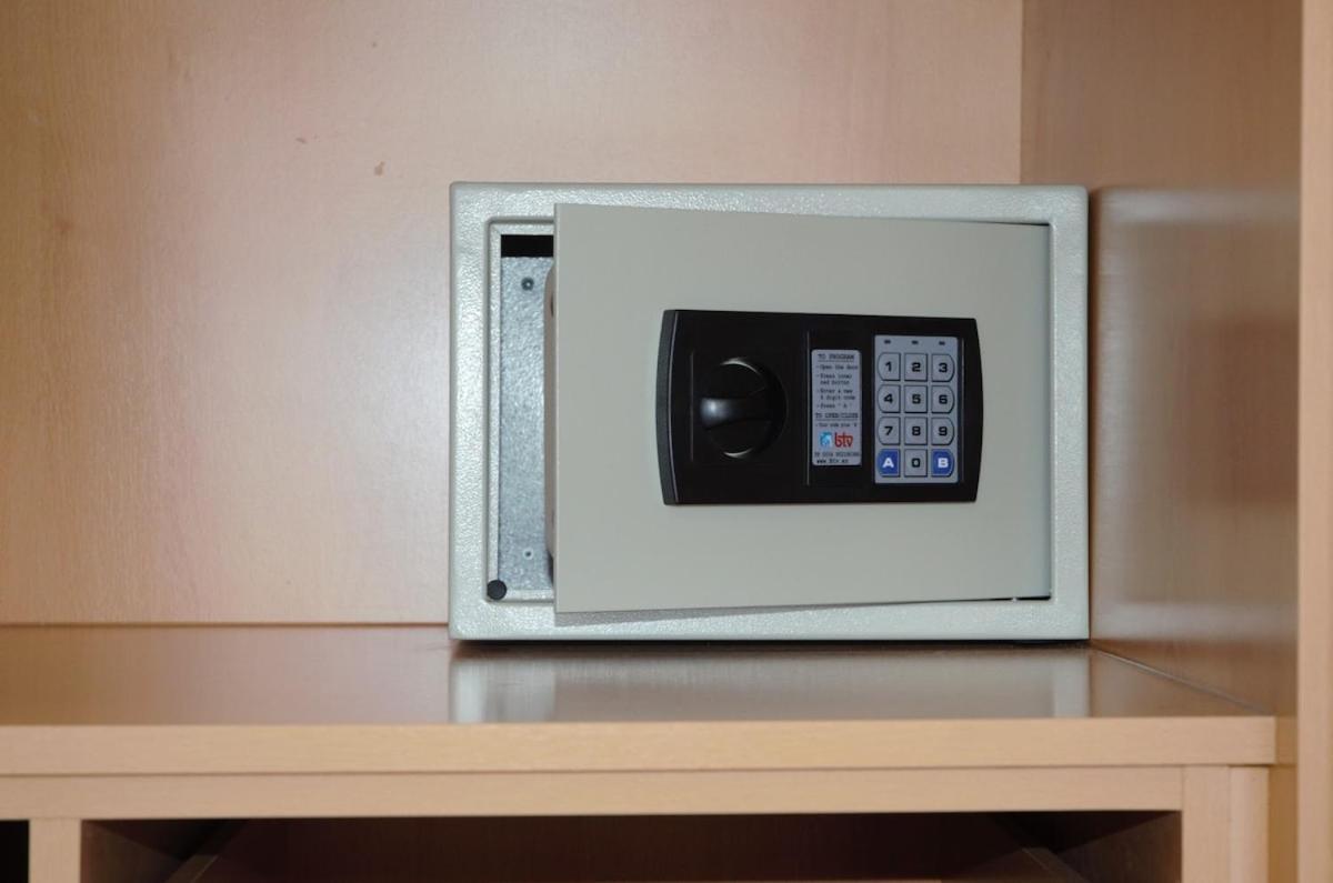 Algarve T2 Apartment With Pool And Balcony In 오양 외부 사진